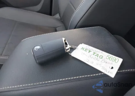 2021 Volkswagen Tiguan 2.0T Se/2.0T Se R-Line Black/2.0T Sel z USA, uszkodzony, nr VIN 3VV2B7AX3MM118247